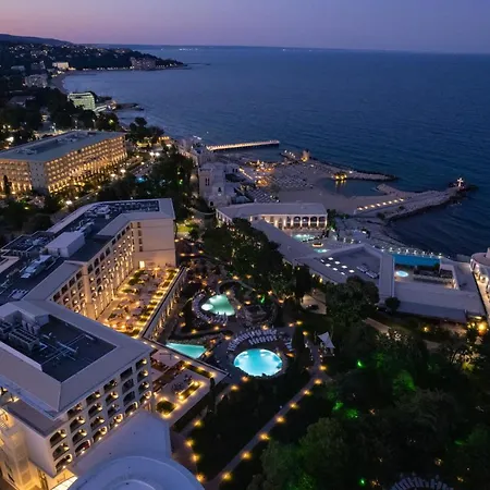 Ensana Aquahouse Hotel 5*