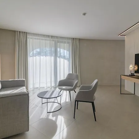 Ensana Aquahouse מלון