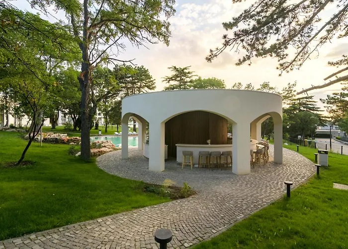 Ensana Aquahouse Otel